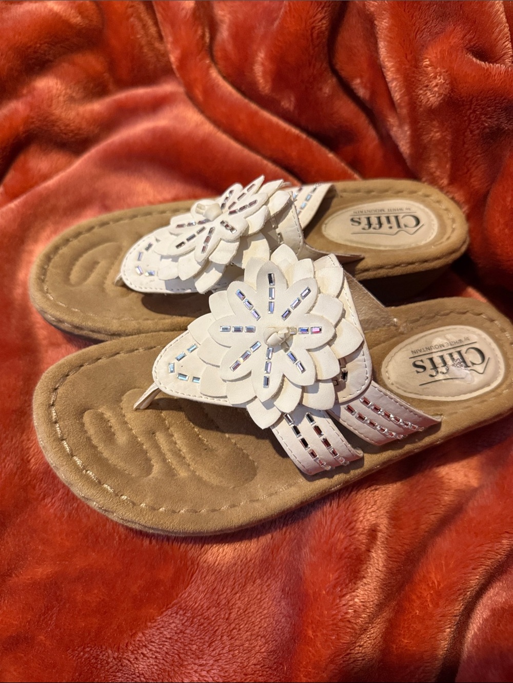Cliffs by WHITE MOUNTAIN White Floral Embellished Thong Sandals